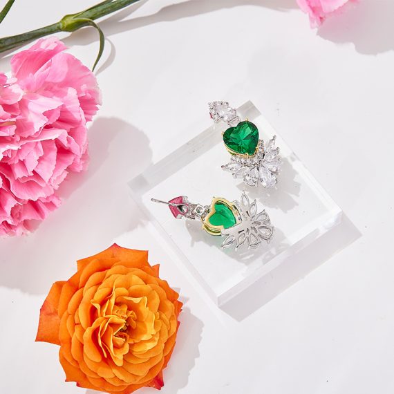 Emerald Sparkle 10-Carat Green Heart Diamond Earrings in Gold-Plated 925 Silver - Image 3