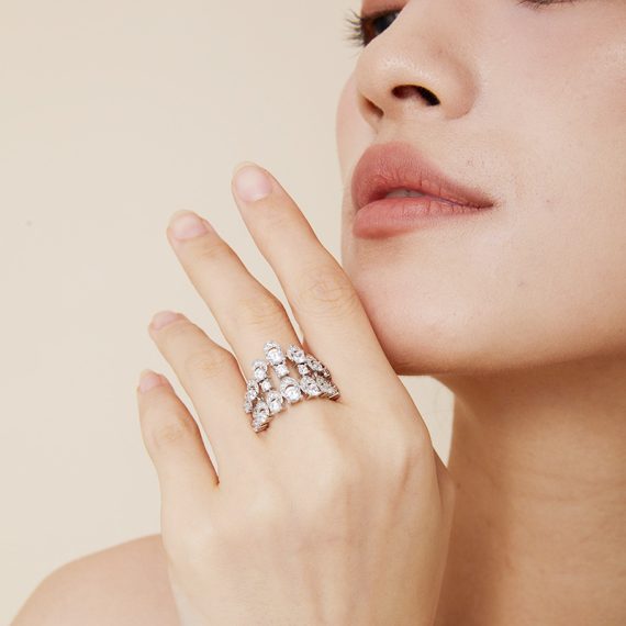 Royal Gleam Gold-Plated Crown-Inspired Ring - Image 4