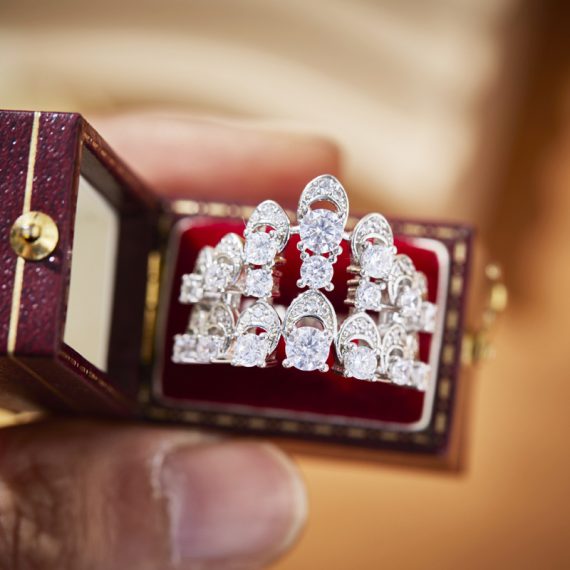 Royal Gleam Gold-Plated Crown-Inspired Ring - Image 2