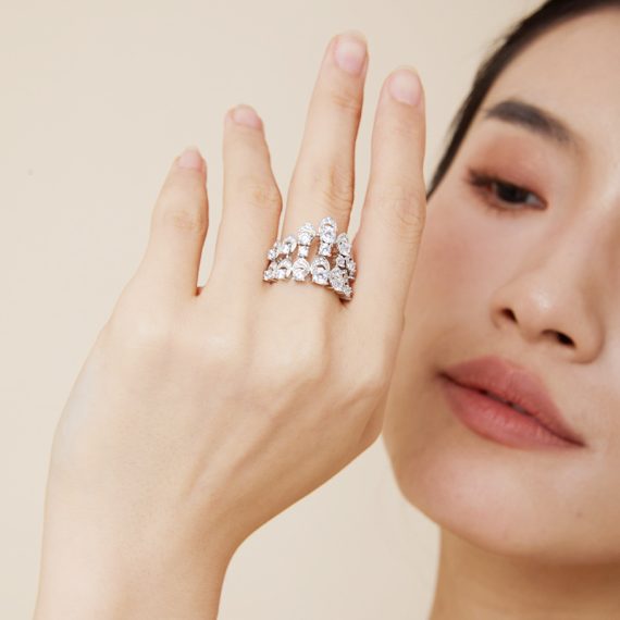 Royal Gleam Gold-Plated Crown-Inspired Ring - Image 3