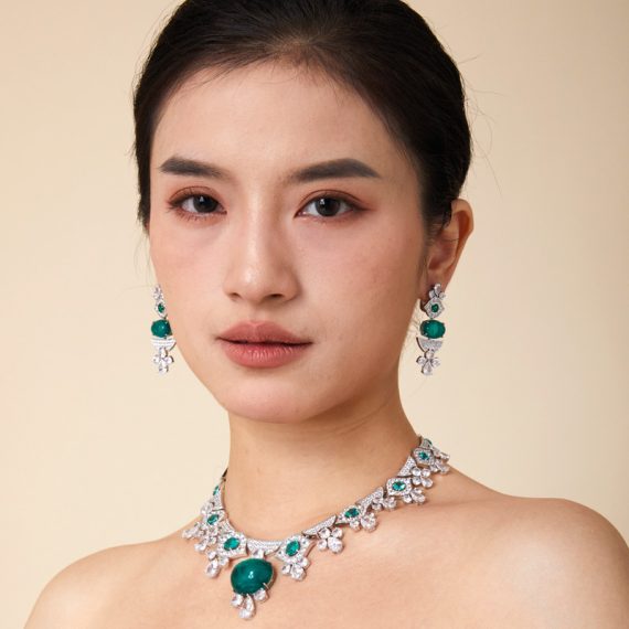 Lush Garden Emerald Green Gold-Plated Necklace - Image 5