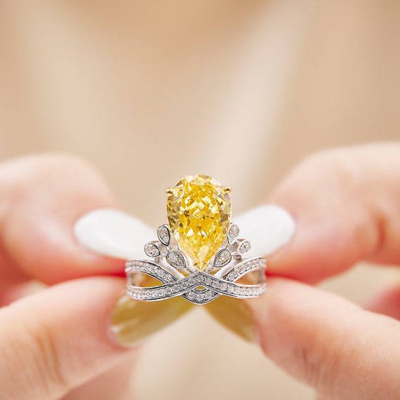 Regal Pear-Cut 5-Carat High-Carbon Diamond Crown Ring in 925 Silver - Image 2