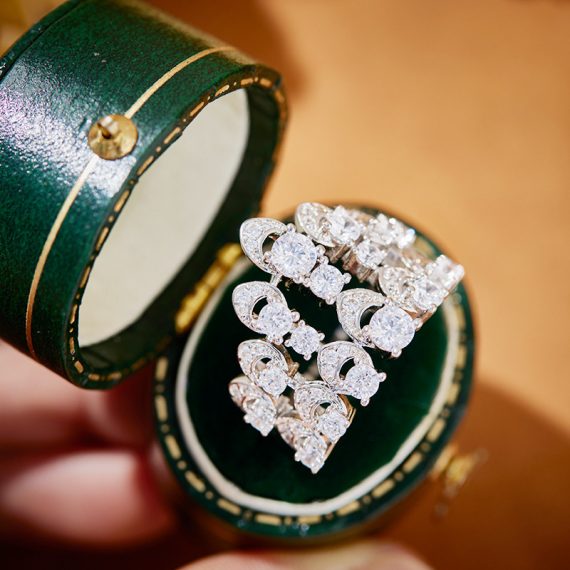 Royal Gleam Gold-Plated Crown-Inspired Ring - Image 5