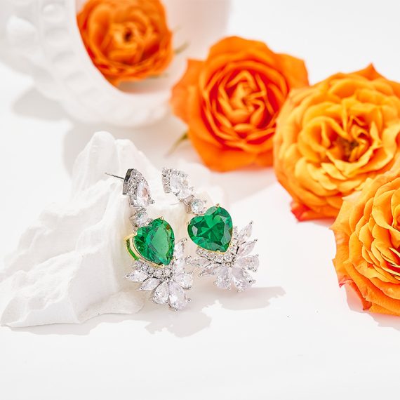 Emerald Sparkle 10-Carat Green Heart Diamond Earrings in Gold-Plated 925 Silver - Image 6