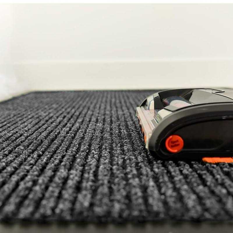 Notrax 109 Brush Step Entrance Mat 109S0036CH - Image 3