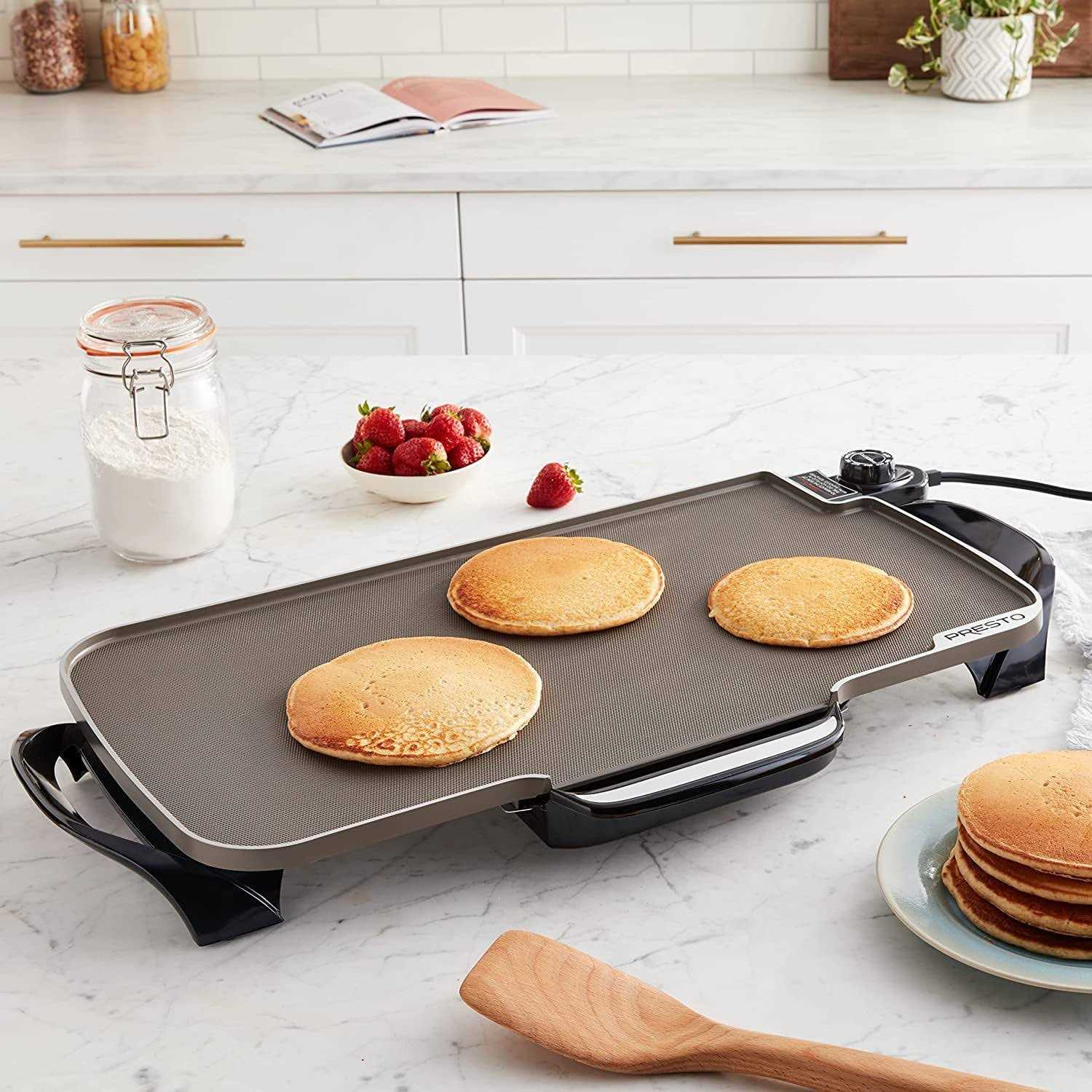 Presto 22 Ceramic Electric Griddle - Image 5