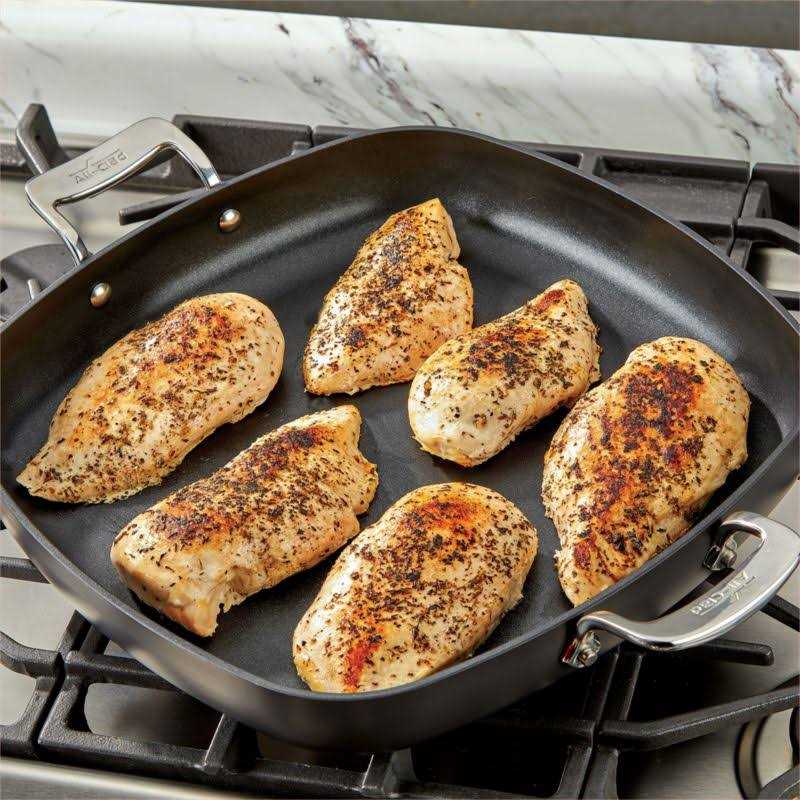 All-Clad Essentials 10-Piece Nonstick Cookware Set - Image 4