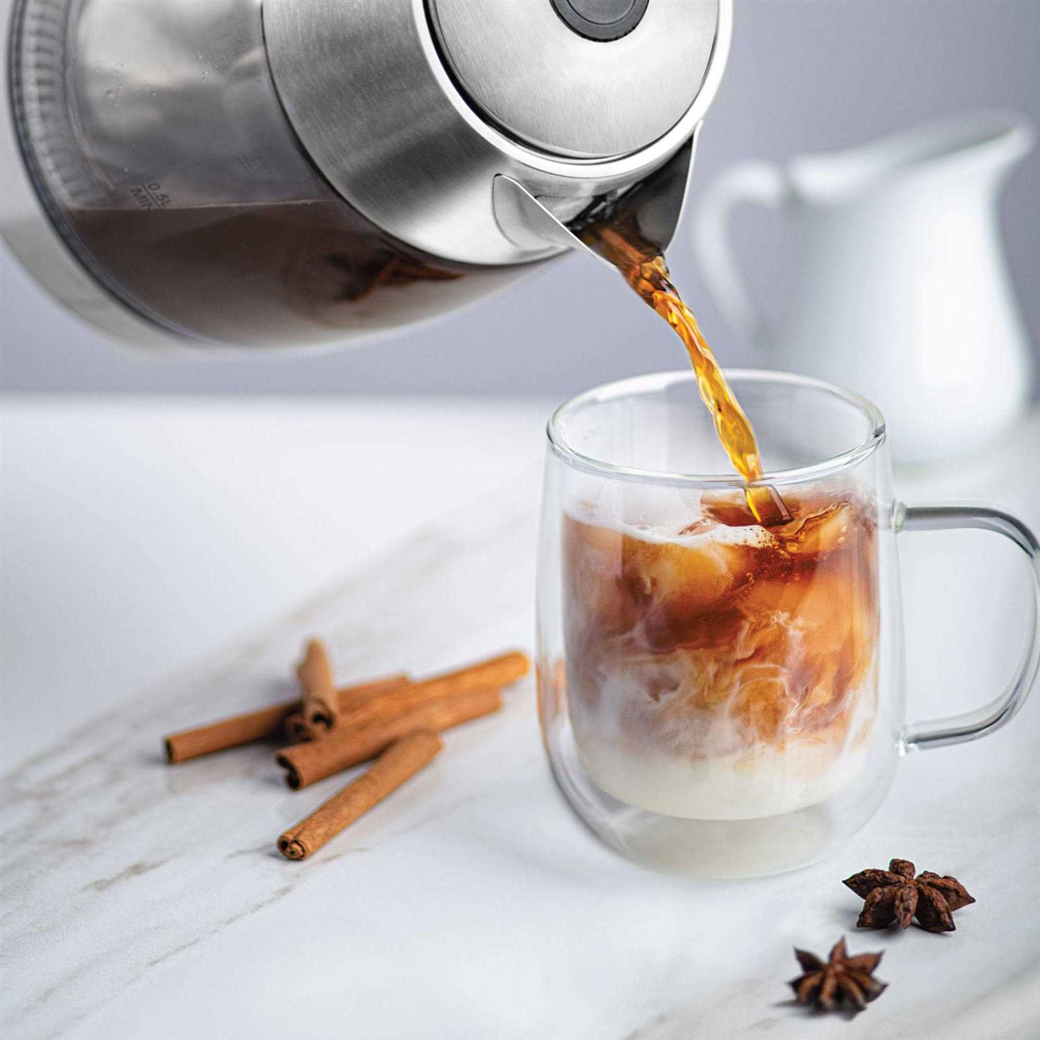 Chefman Fast-Boiling Glass Electric Kettle - Image 4