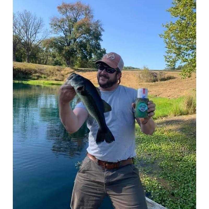 Chill-N-Reel Fishing Can Cooler Hard Shell Drink Holder with Hand Line Reel Attached - Image 3