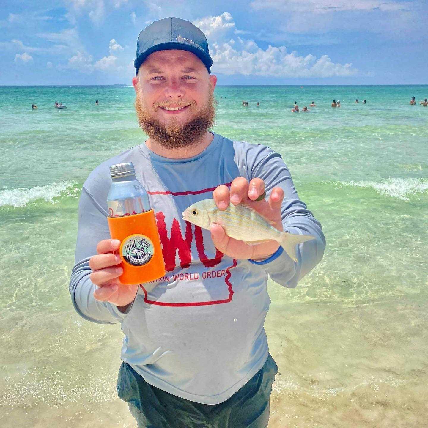 Chill-N-Reel Fishing Can Cooler Hard Shell Drink Holder with Hand Line Reel Attached - Image 4