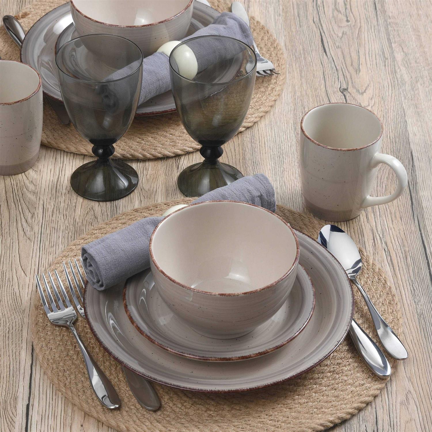 Pfaltzgraff Sadie 16 Piece Dinnerware Set - Image 3