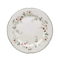 Pfaltzgraff Winterberry Plates