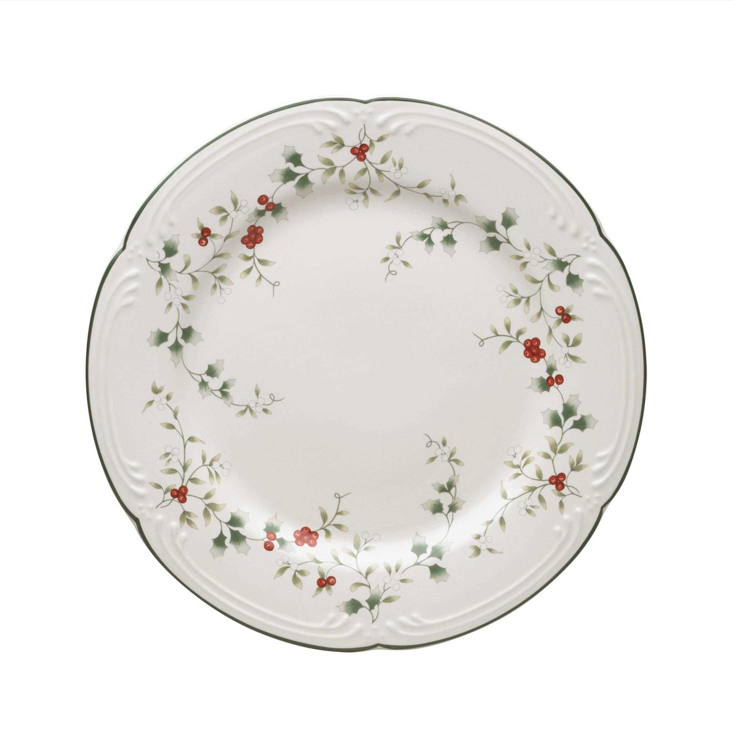 Pfaltzgraff Winterberry Plates