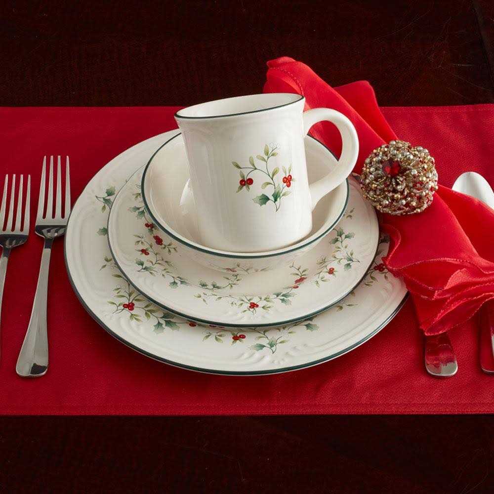 Pfaltzgraff Winterberry 16 Piece Dinnerware Set - Image 3