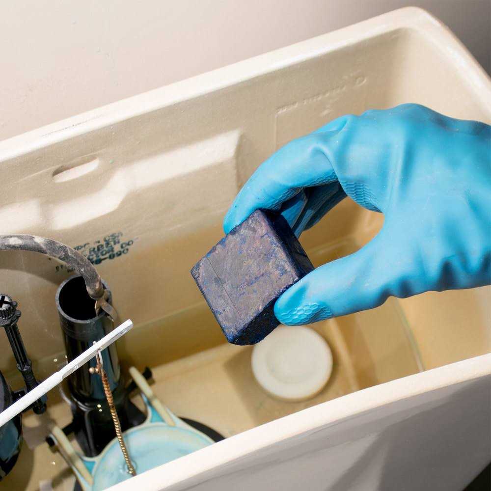 2000 Flushes Blue Bleach Bowl Cleaner - Image 2