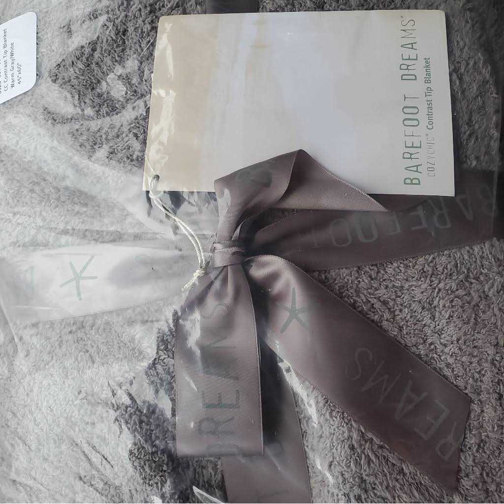 Barefoot Dreams CozyChic Throw - Image 3