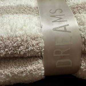 Barefoot Dreams CozyChic Throw - Image 3