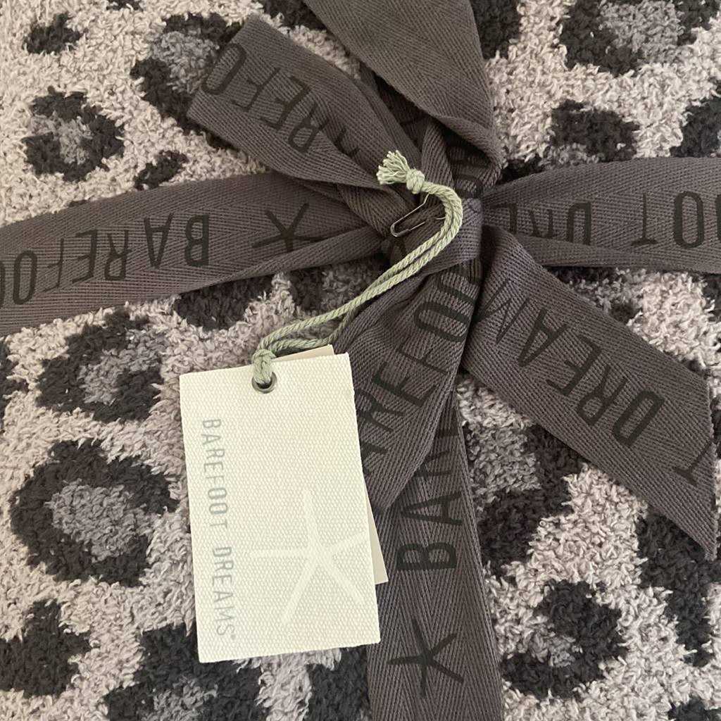Barefoot Dreams CozyChic Safari Blanket - Image 3