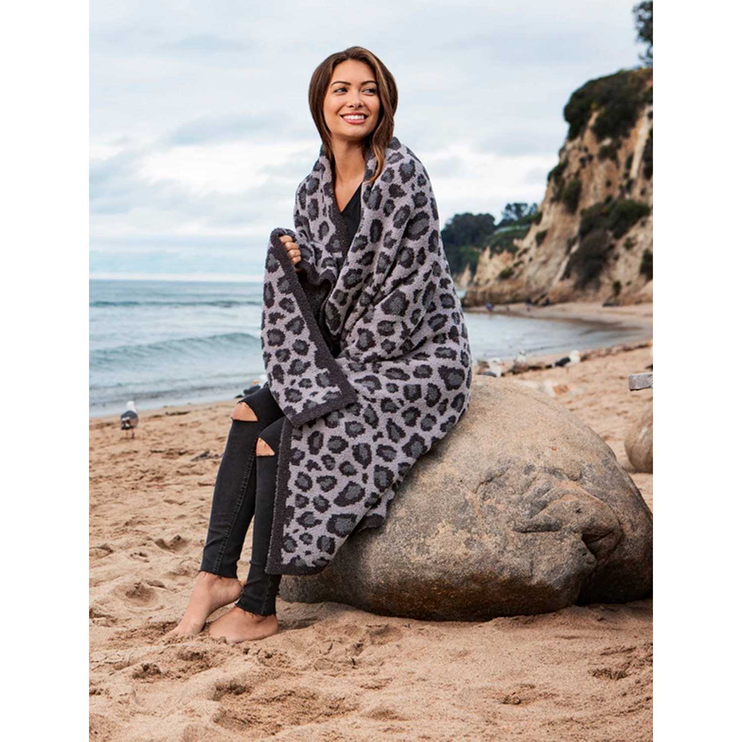 Barefoot Dreams CozyChic Safari Blanket - Image 4