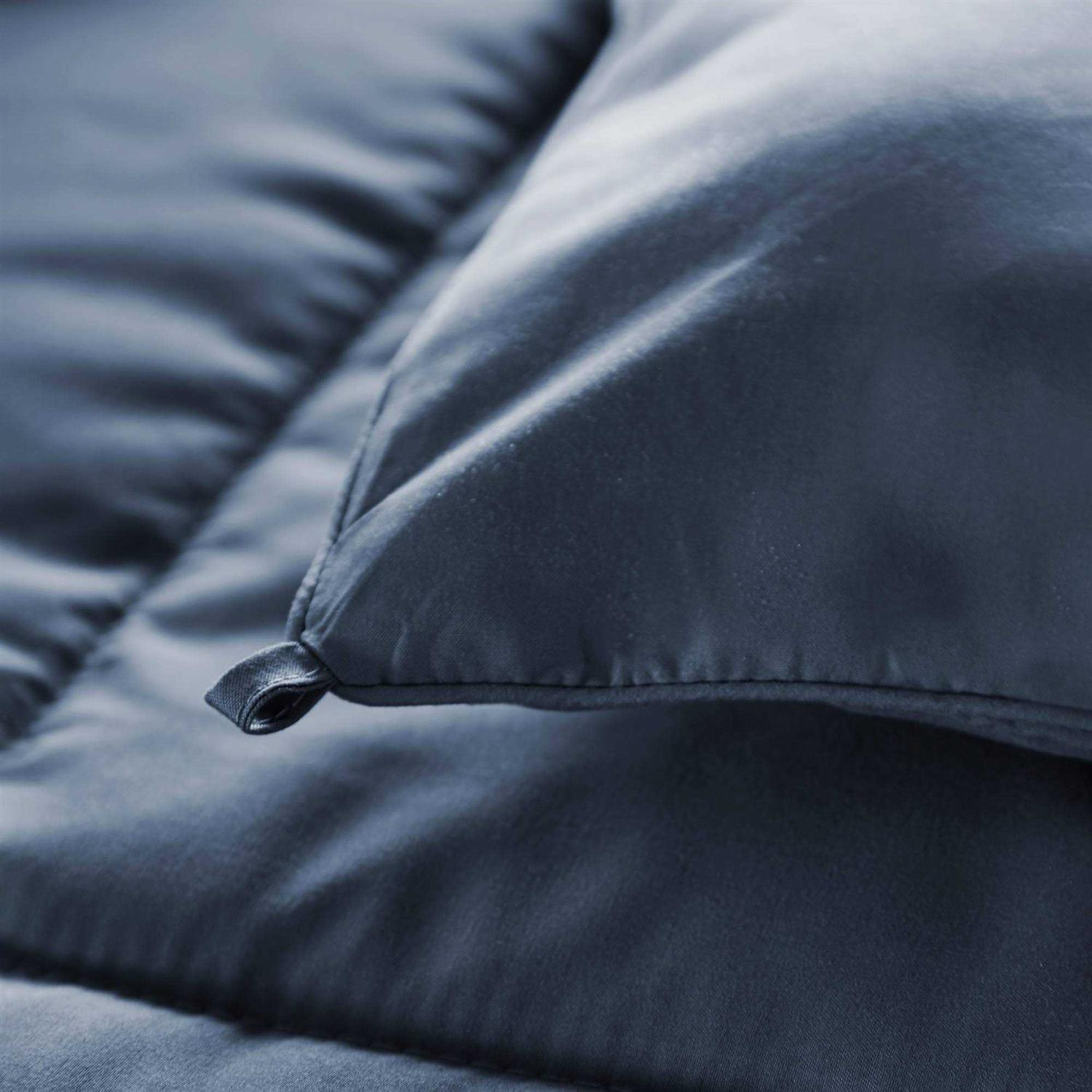 Beckham Hotel Collection Series Luxury Goose Down Alternative Comforter - Image 5