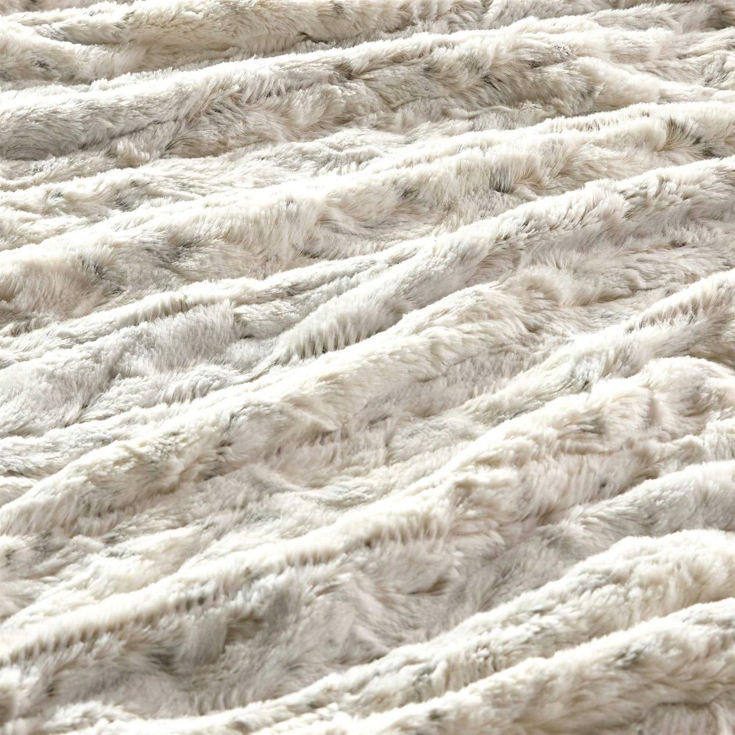 Beautyrest Zuri Oversized Faux Fur Heated Throw - Image 5