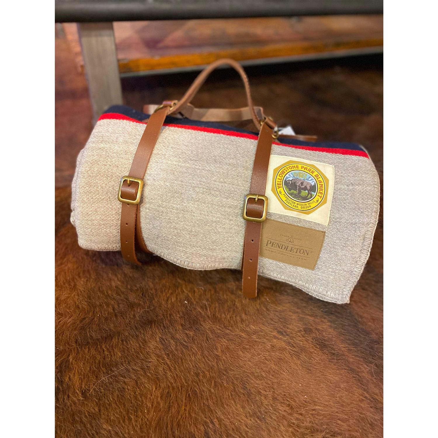 Pendleton Bridger Wool Throw with Carrier - Image 4