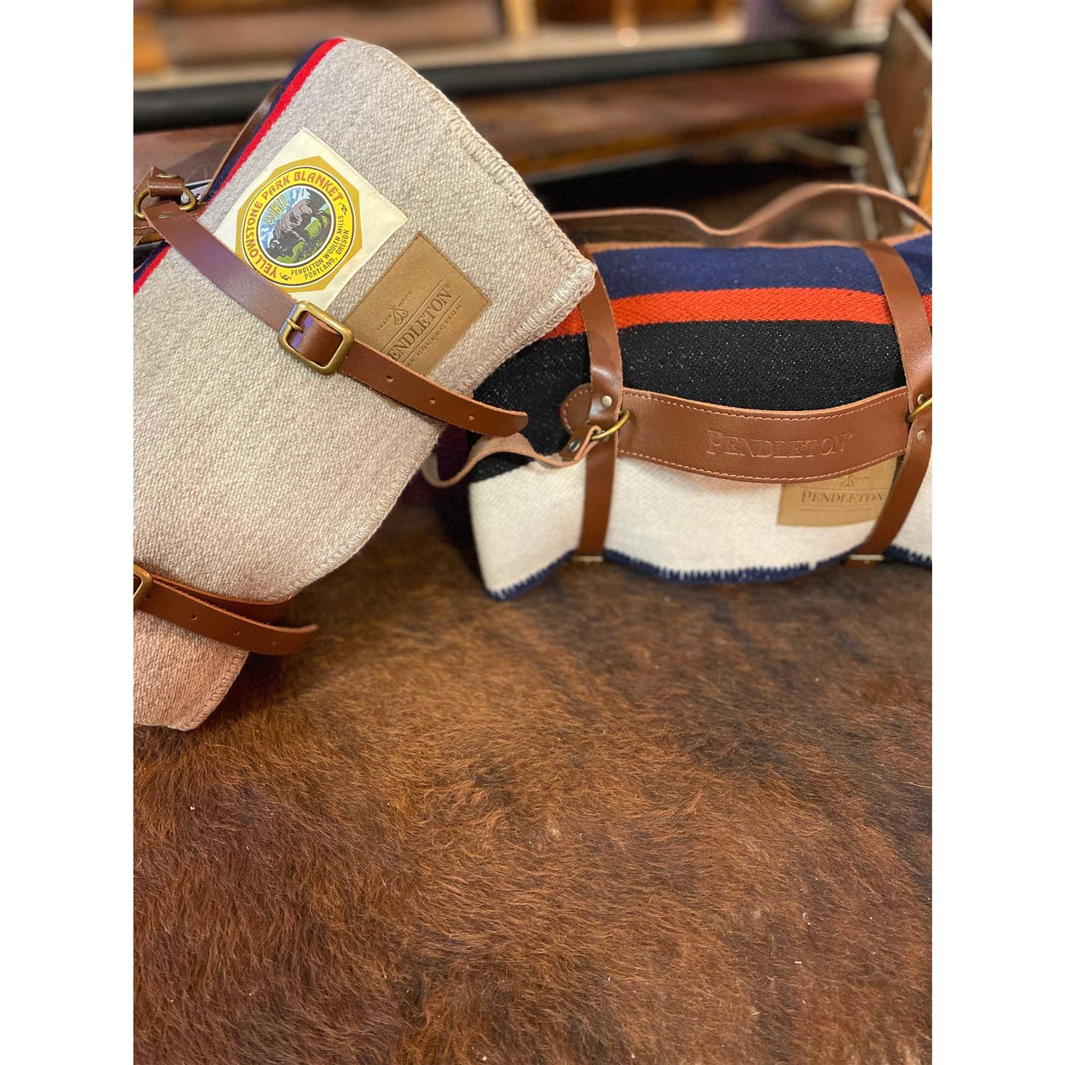 Pendleton Bridger Wool Throw with Carrier - Image 2