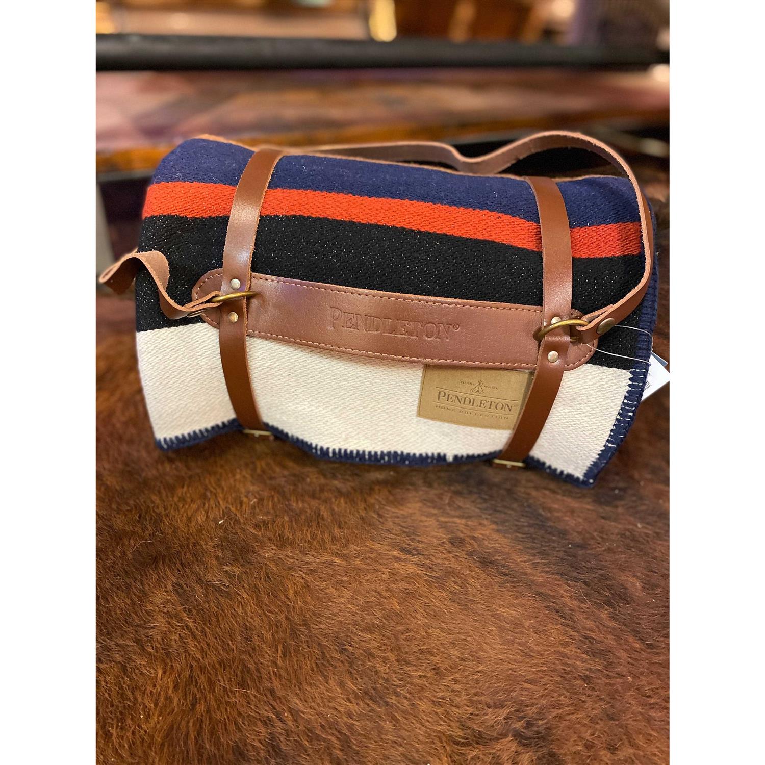 Pendleton Bridger Wool Throw with Carrier - Image 4