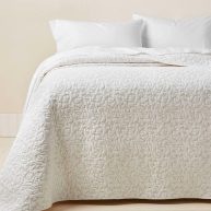 Opalhouse designed with Jungalow Dove Stitch Quilt Off-White