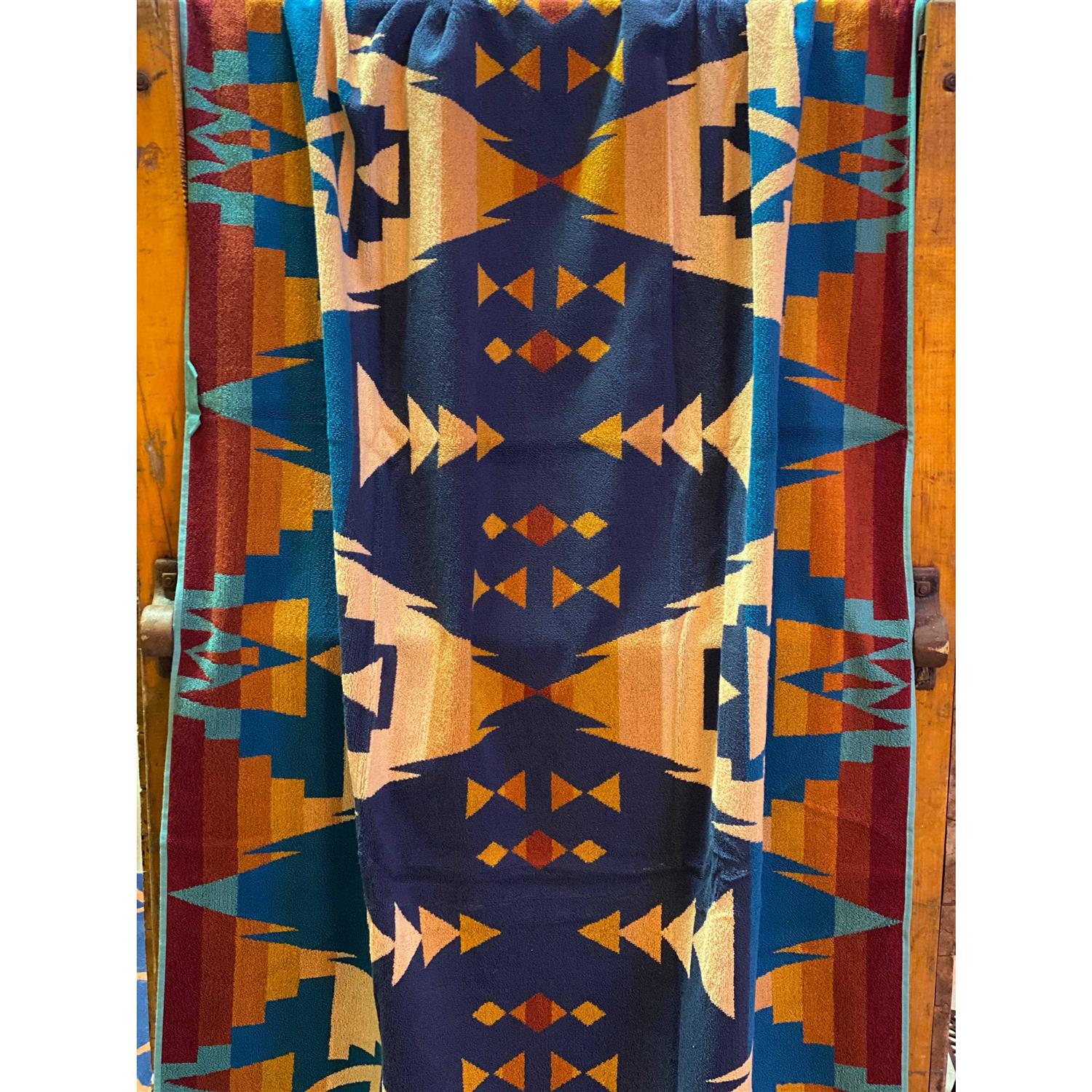 Pendleton Jacquard Oversized Spa Towel - Image 4