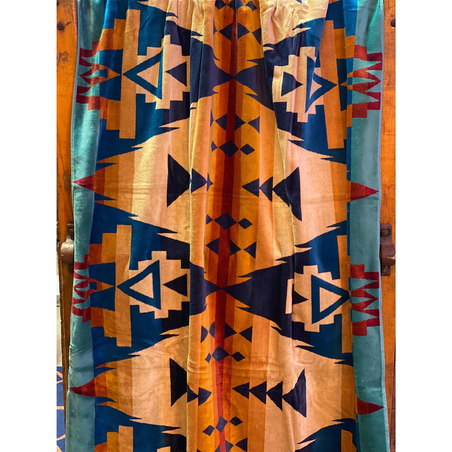 Pendleton Jacquard Oversized Spa Towel - Image 5