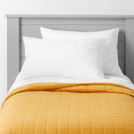 Pillowfort Full/Queen Box Stitch Microfiber Quilt