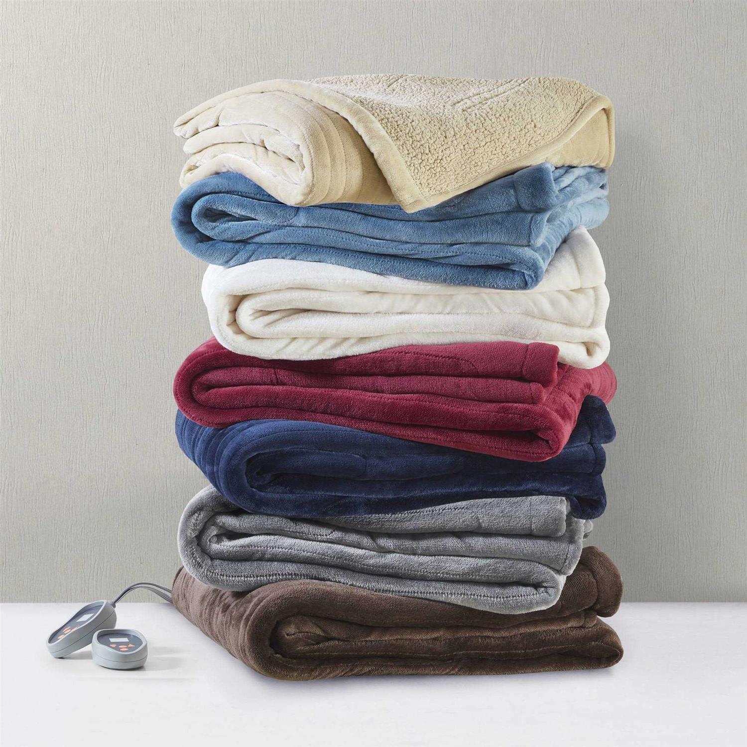 Beautyrest Heated Microlight to Berber Blanket - Image 3