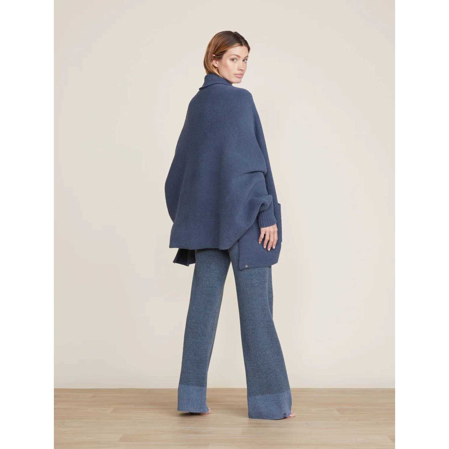 Barefoot Dreams CozyChic Blanket Wrap - Image 4