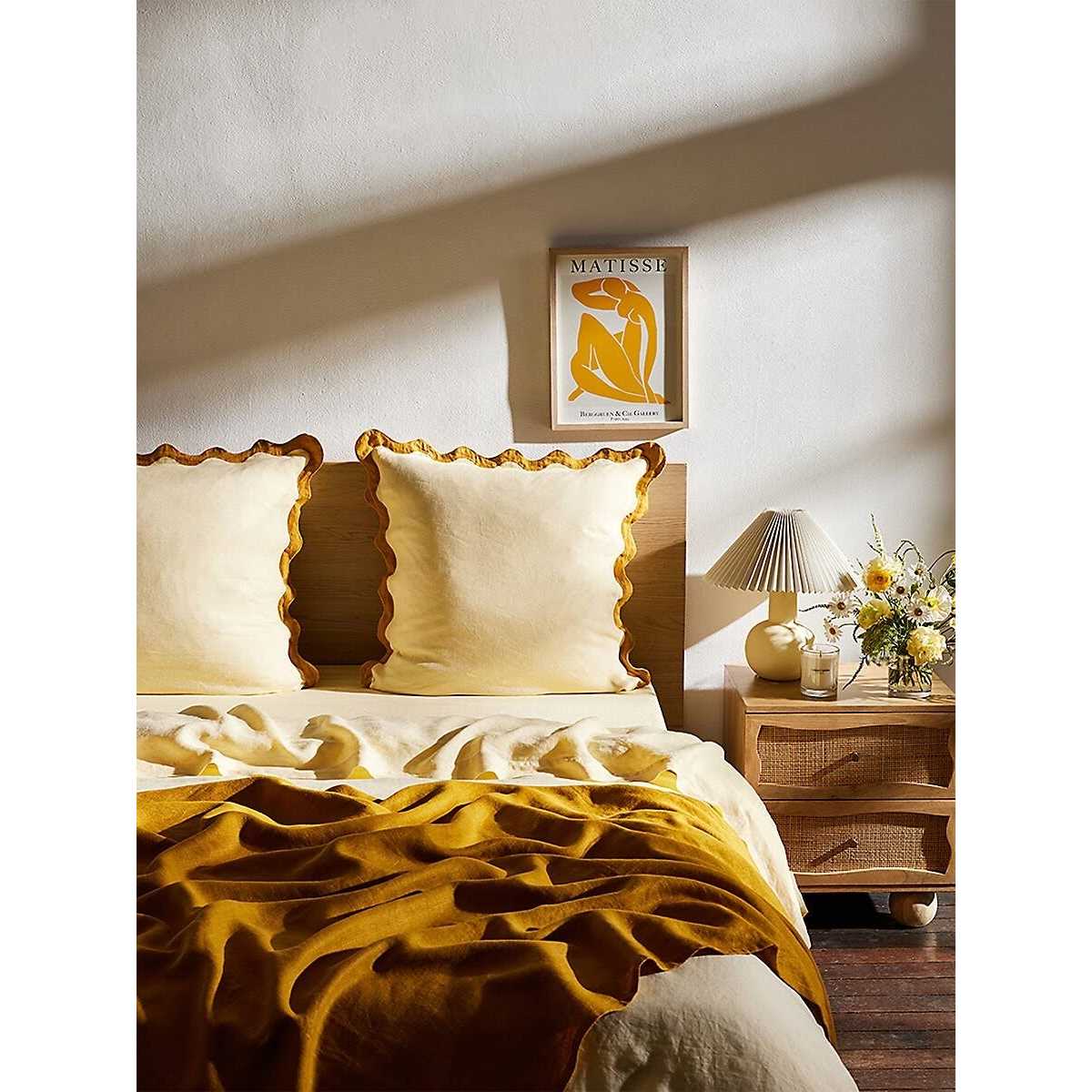 Bed Threads Set of 2 Scalloped Linen Euro Pillowcases - Image 4