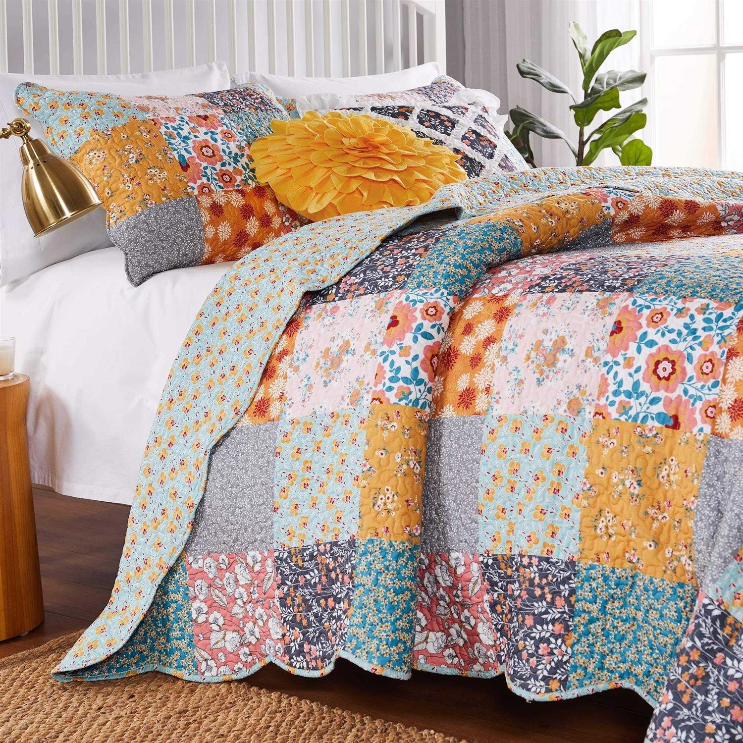 Barefoot Bungalow Carlie Quilt Set