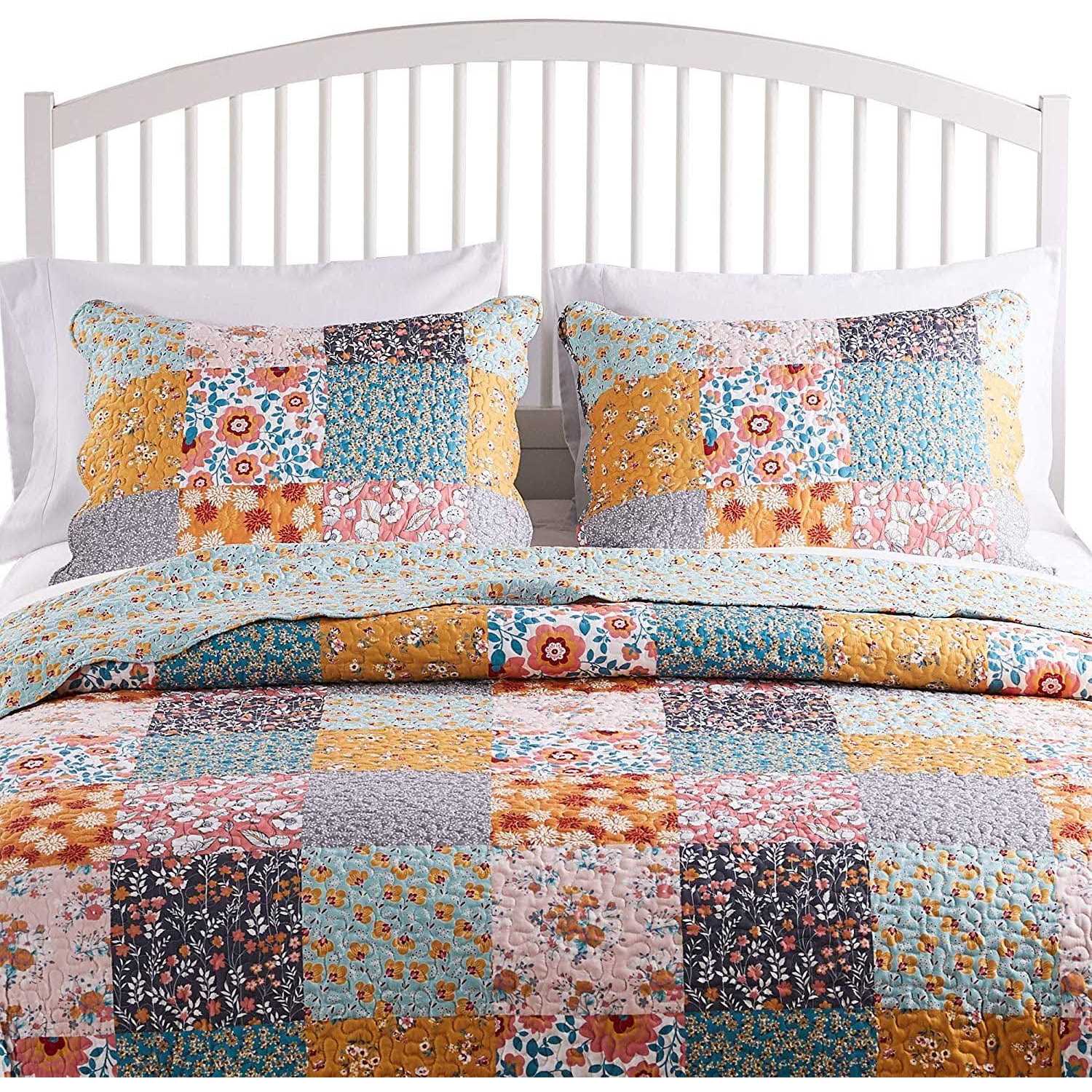 Barefoot Bungalow Carlie Quilt Set - Image 2