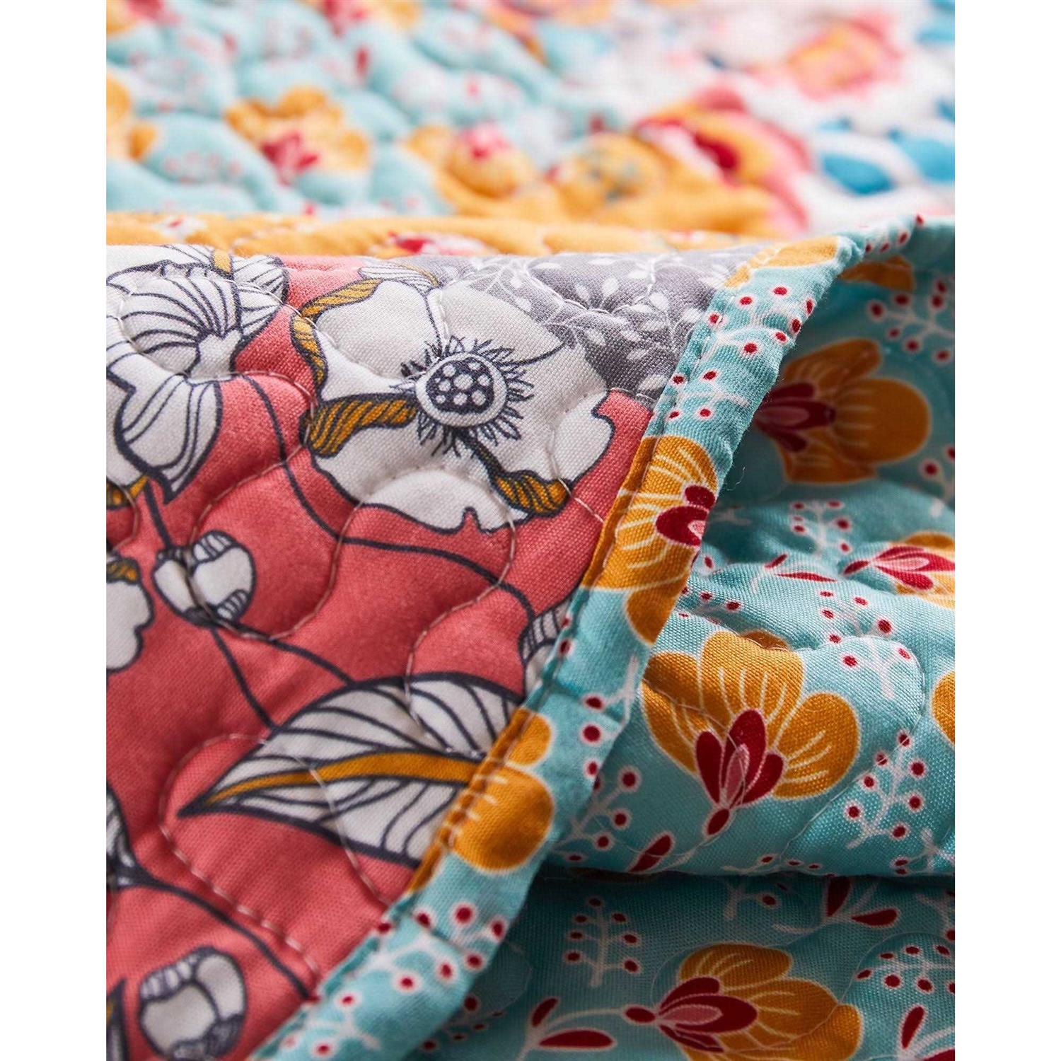 Barefoot Bungalow Carlie Quilt Set - Image 4