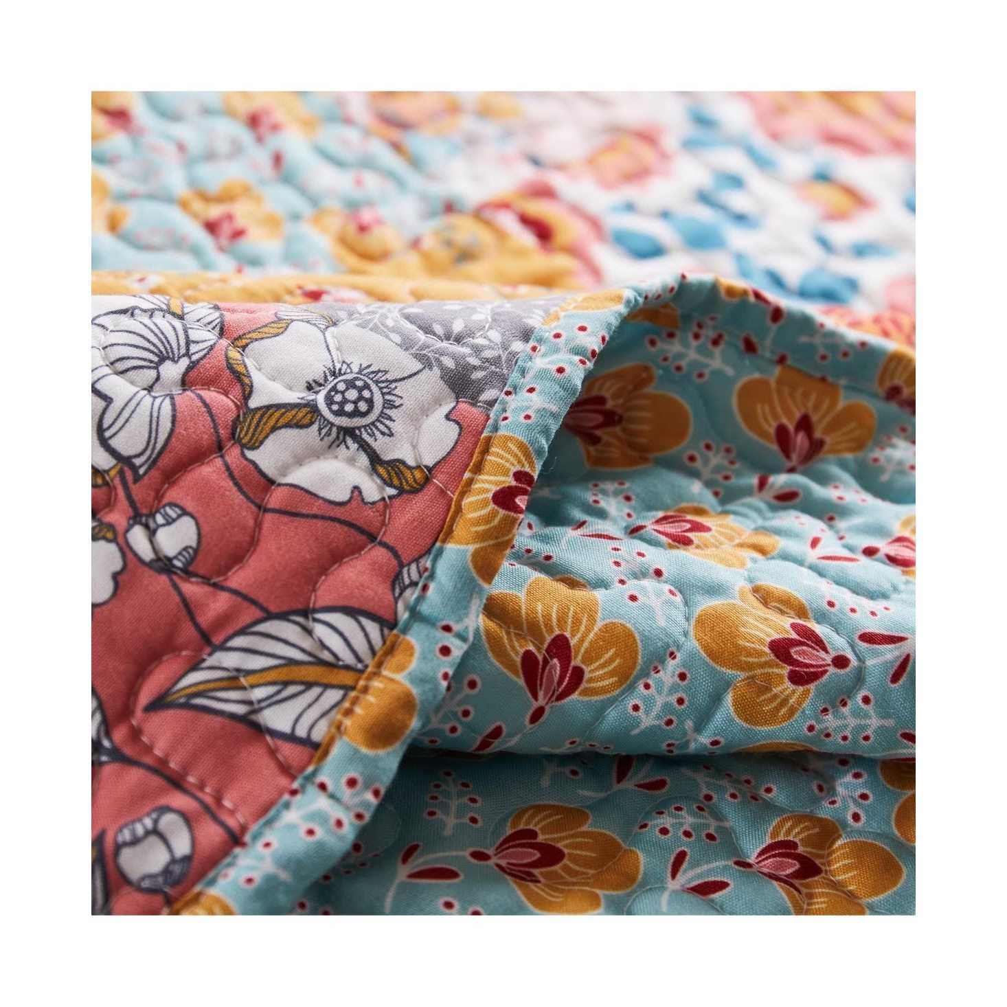 Barefoot Bungalow Carlie Quilt Set - Image 5
