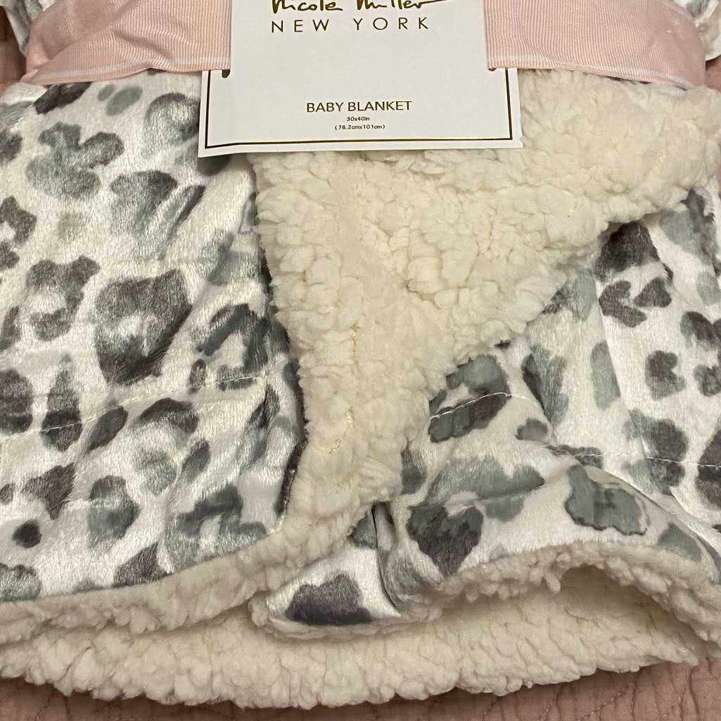 Nicole Miller Printed Mink/Sherpa Throw Blanket - Image 3
