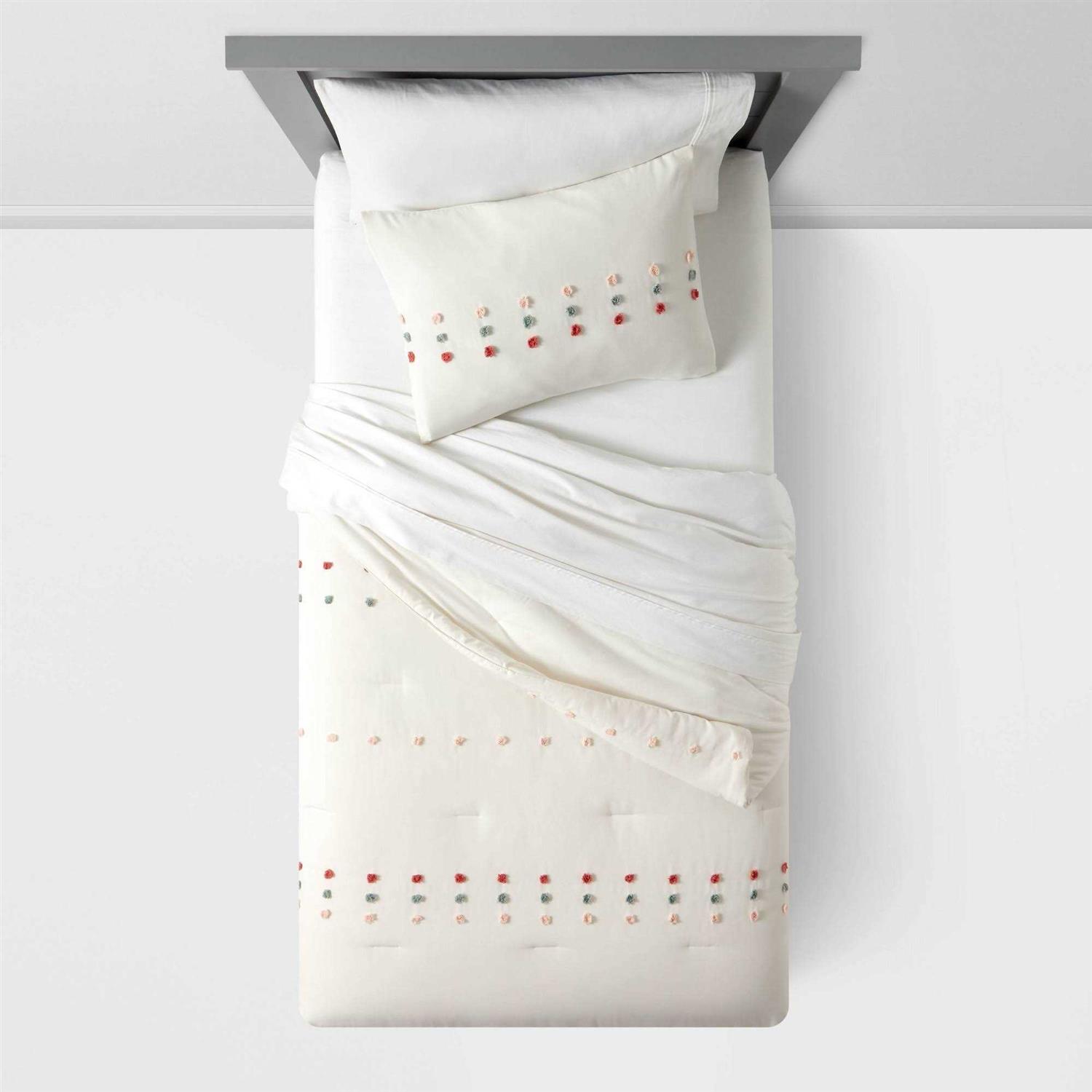 Pillowfort Pom Kids’ Comforter Set - Image 2