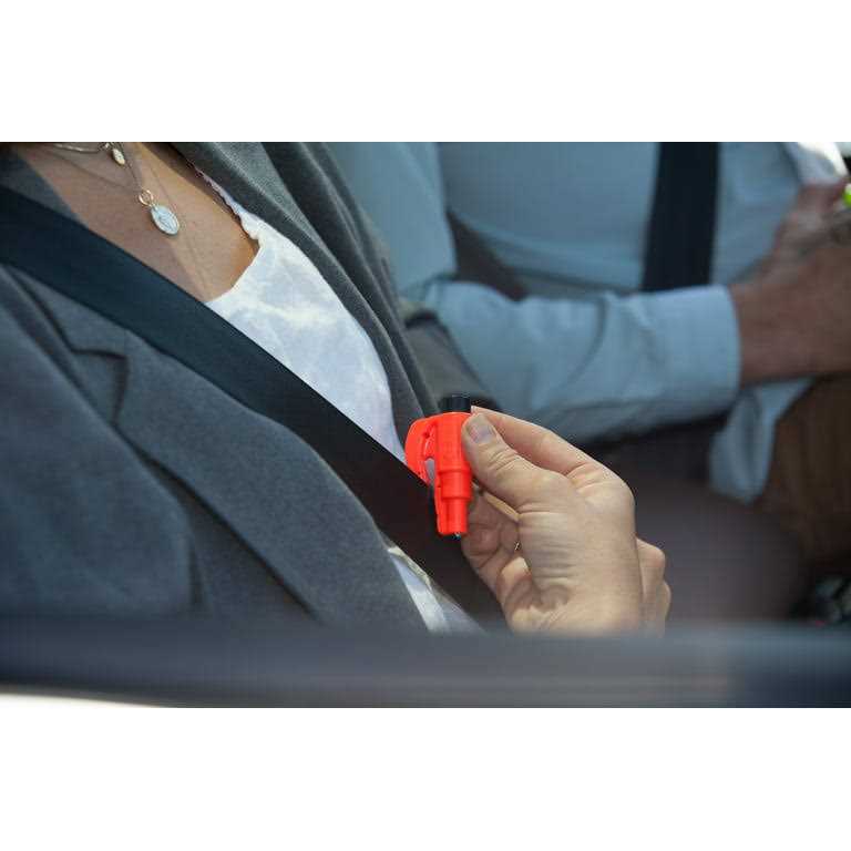Resqme Original Emergency Keychain Car Escape Tool, 2-in-1 Seatbelt Cutter and Window Breaker - Image 2