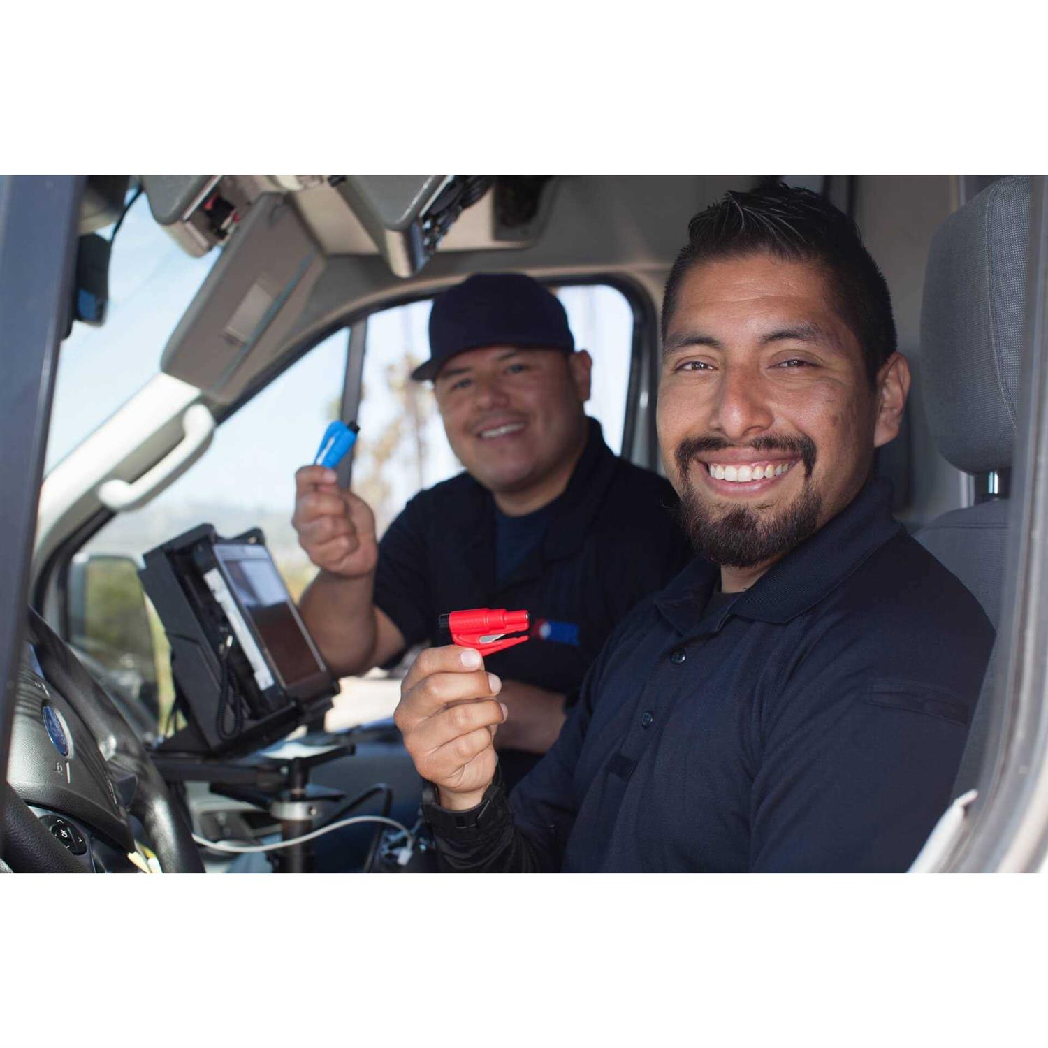 Resqme Original Emergency Keychain Car Escape Tool, 2-in-1 Seatbelt Cutter and Window Breaker - Image 3