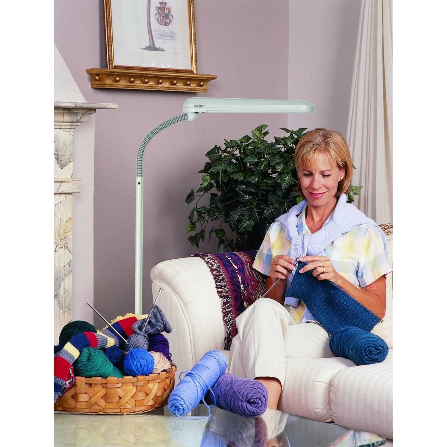 OttLite 24-Watt Craft Plus Floor Lamp - Image 3