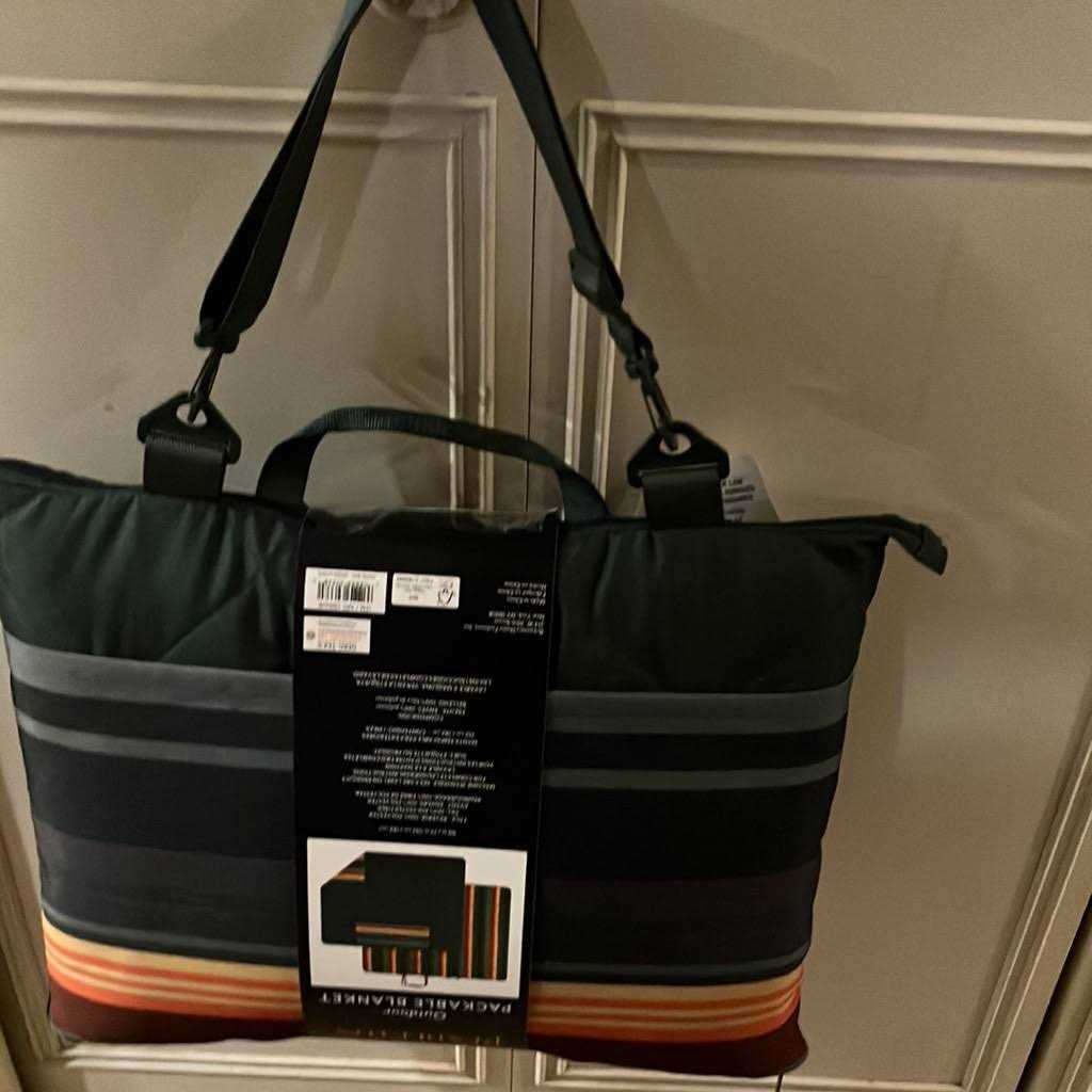 Pendleton Outdoor Packable Blanket - Image 3