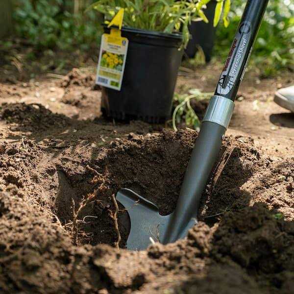 Radius Garden Root Slayer Perennial Shovel - Image 3