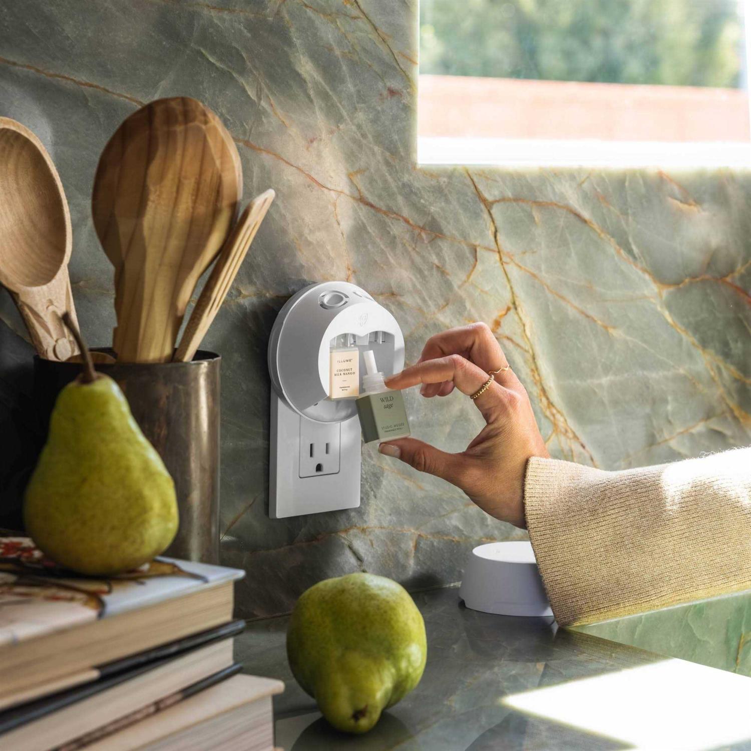 Pura 4 Smart Fragrance Diffuser - Image 3