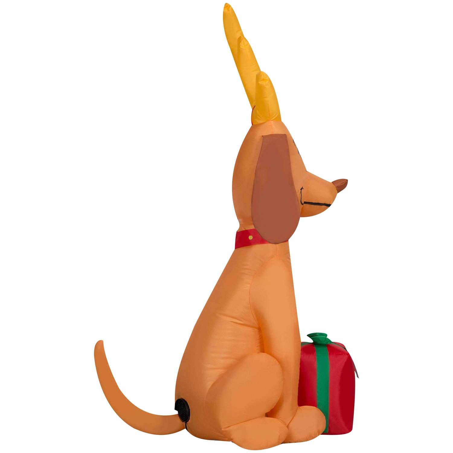 Airblown Iatables Christmas Max with Present Dr. Seuss - Image 3