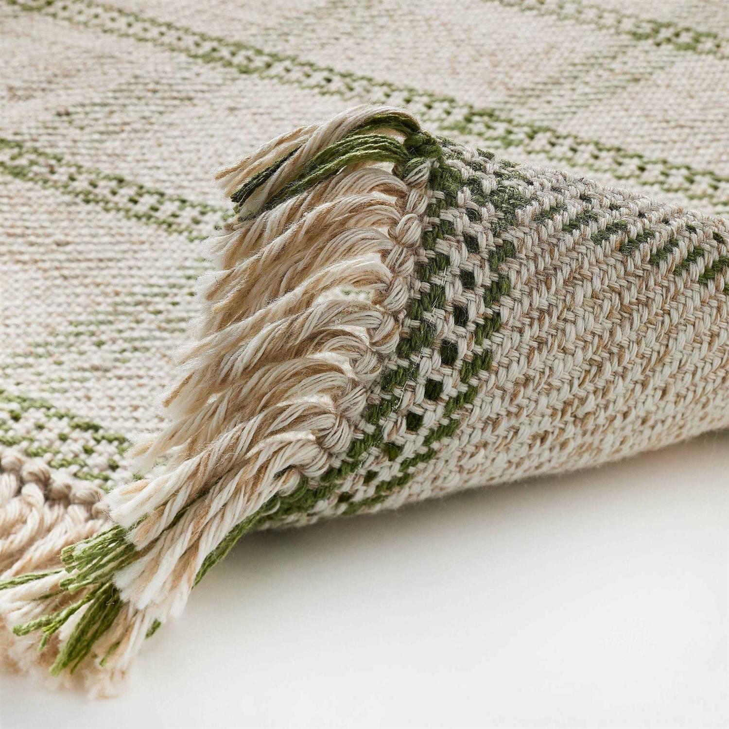 2’1×3’2 Indoor/Outdoor Plaid Accent Rug - Image 3