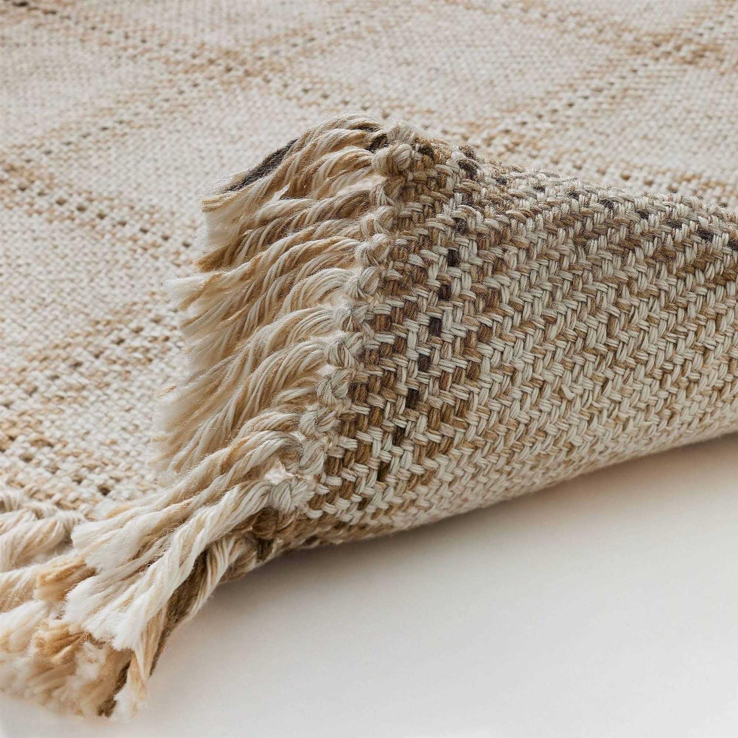 2’1×3’2 Indoor/Outdoor Plaid Accent Rug - Image 2